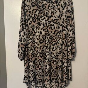 Chic Leopard Print Tunic Top